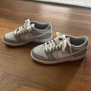 Nike Dunk Low Size 4Y!